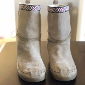 Toms Nepal boots